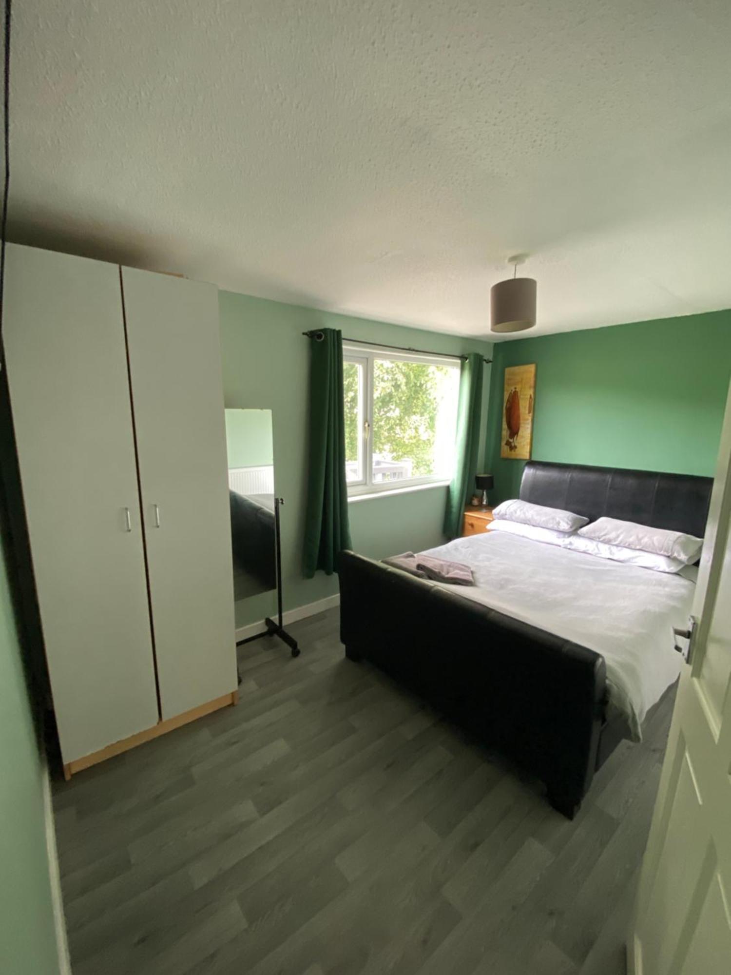 Stunning 3 Bed Riverside Cabin In Snowdonia Caeathro Экстерьер фото