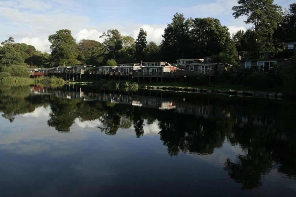 Stunning 3 Bed Riverside Cabin In Snowdonia Caeathro Экстерьер фото
